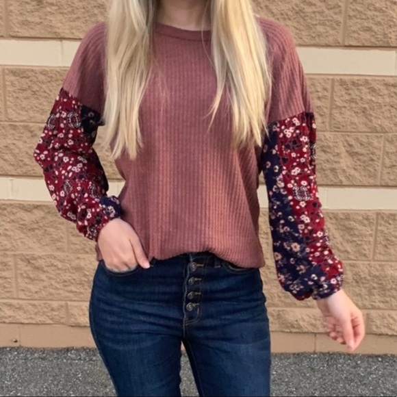Knox Rose Tops - Knox Rose Floral Print Contrast Sleeve Top